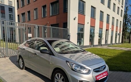 Hyundai Solaris II рестайлинг, 2013 год, 670 000 рублей, 2 фотография