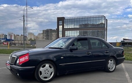 Mercedes-Benz E-Класс, 1999 год, 650 000 рублей, 1 фотография