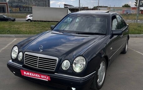 Mercedes-Benz E-Класс, 1999 год, 650 000 рублей, 2 фотография