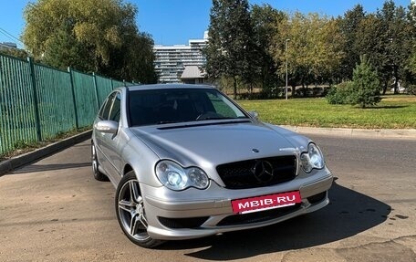 Mercedes-Benz C-Класс, 2004 год, 1 100 000 рублей, 4 фотография