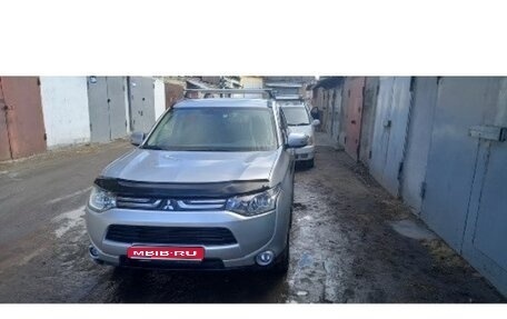 Mitsubishi Outlander III рестайлинг 3, 2013 год, 1 730 000 рублей, 1 фотография