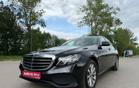 Mercedes-Benz E-Класс, 2019 год, 3 950 000 рублей, 1 фотография