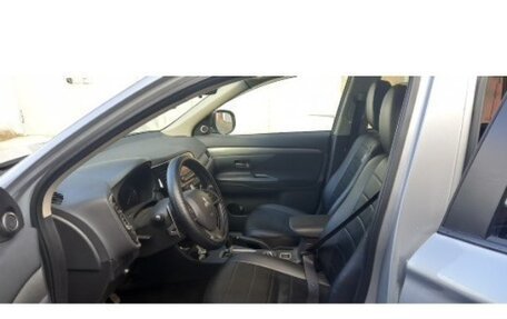 Mitsubishi Outlander III рестайлинг 3, 2013 год, 1 730 000 рублей, 6 фотография