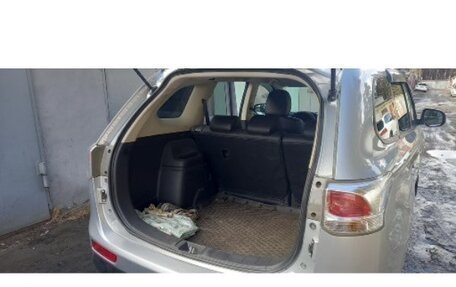 Mitsubishi Outlander III рестайлинг 3, 2013 год, 1 730 000 рублей, 10 фотография