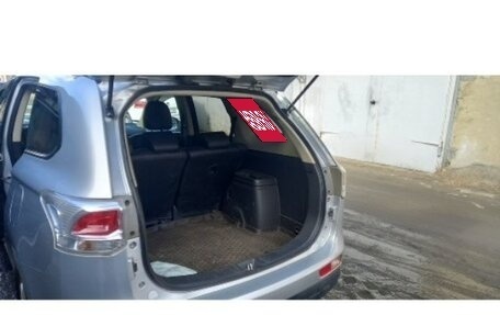 Mitsubishi Outlander III рестайлинг 3, 2013 год, 1 730 000 рублей, 9 фотография