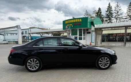 Mercedes-Benz E-Класс, 2019 год, 3 950 000 рублей, 4 фотография