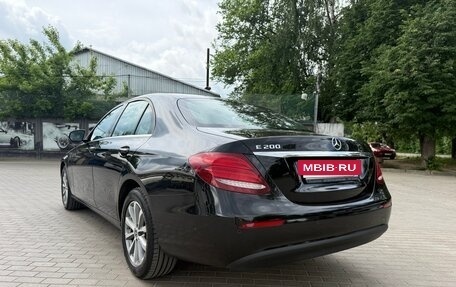 Mercedes-Benz E-Класс, 2019 год, 3 950 000 рублей, 6 фотография