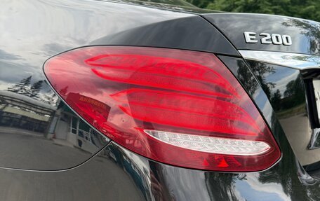 Mercedes-Benz E-Класс, 2019 год, 3 950 000 рублей, 9 фотография