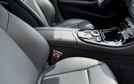 Mercedes-Benz E-Класс, 2019 год, 3 950 000 рублей, 15 фотография