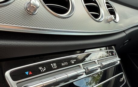 Mercedes-Benz E-Класс, 2019 год, 3 950 000 рублей, 17 фотография