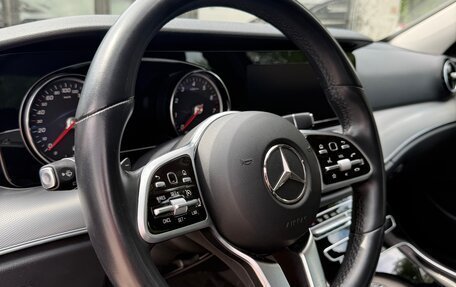 Mercedes-Benz E-Класс, 2019 год, 3 950 000 рублей, 10 фотография