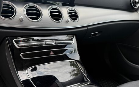 Mercedes-Benz E-Класс, 2019 год, 3 950 000 рублей, 22 фотография