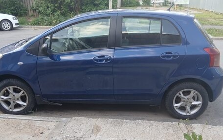 Toyota Yaris III рестайлинг, 2007 год, 650 000 рублей, 2 фотография