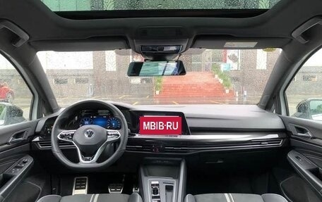 Volkswagen Golf VIII, 2022 год, 1 795 000 рублей, 16 фотография