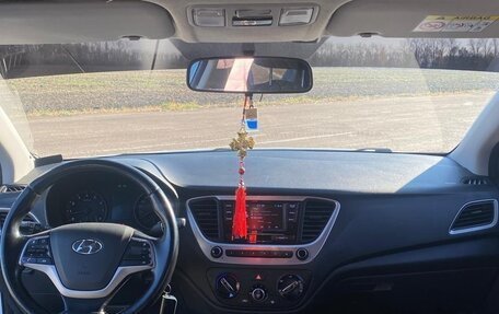 Hyundai Solaris II рестайлинг, 2017 год, 1 350 000 рублей, 6 фотография