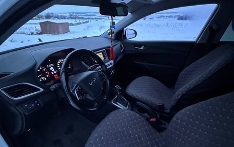 Hyundai Solaris II рестайлинг, 2017 год, 1 350 000 рублей, 7 фотография