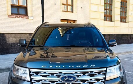 Ford Explorer VI, 2019 год, 3 650 000 рублей, 1 фотография