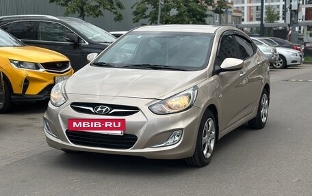 Hyundai Solaris II рестайлинг, 2012 год, 740 000 рублей, 2 фотография