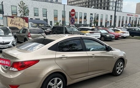 Hyundai Solaris II рестайлинг, 2012 год, 740 000 рублей, 5 фотография