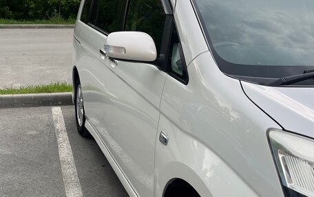 Toyota ISis I, 2011 год, 1 290 000 рублей, 5 фотография