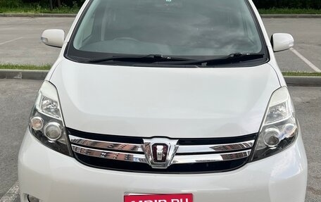 Toyota ISis I, 2011 год, 1 290 000 рублей, 2 фотография