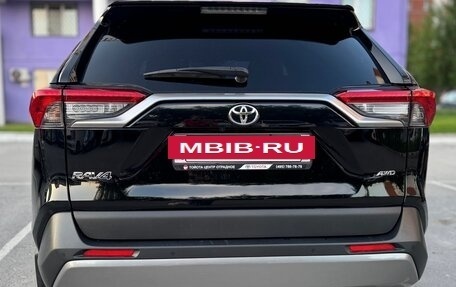 Toyota RAV4, 2021 год, 4 000 000 рублей, 4 фотография