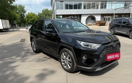 Toyota RAV4, 2021 год, 3 600 000 рублей, 3 фотография