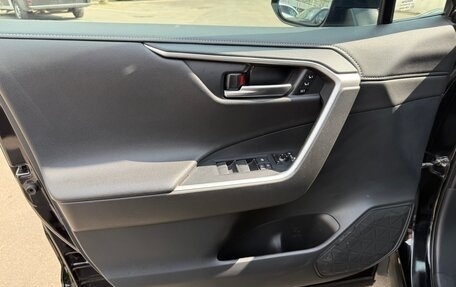 Toyota RAV4, 2021 год, 3 600 000 рублей, 13 фотография