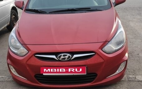 Hyundai Solaris II рестайлинг, 2012 год, 750 000 рублей, 2 фотография