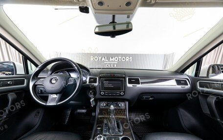 Volkswagen Touareg III, 2015 год, 2 090 000 рублей, 8 фотография