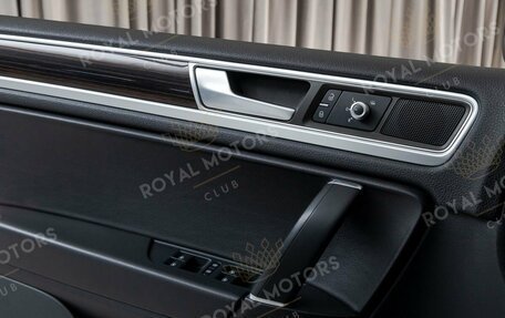 Volkswagen Touareg III, 2015 год, 2 090 000 рублей, 13 фотография
