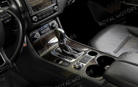 Volkswagen Touareg III, 2015 год, 2 090 000 рублей, 11 фотография