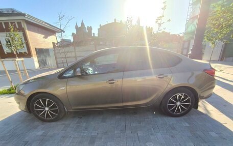 Opel Astra J, 2013 год, 650 000 рублей, 3 фотография