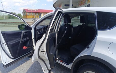 Toyota RAV4, 2014 год, 2 000 000 рублей, 4 фотография