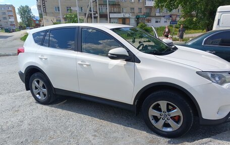 Toyota RAV4, 2014 год, 2 000 000 рублей, 2 фотография