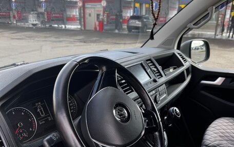 Volkswagen Caravelle T6 рестайлинг, 2018 год, 3 400 000 рублей, 5 фотография