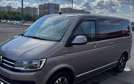 Volkswagen Caravelle T6 рестайлинг, 2018 год, 3 400 000 рублей, 3 фотография