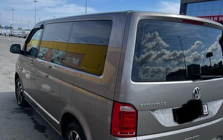Volkswagen Caravelle T6 рестайлинг, 2018 год, 3 400 000 рублей, 2 фотография