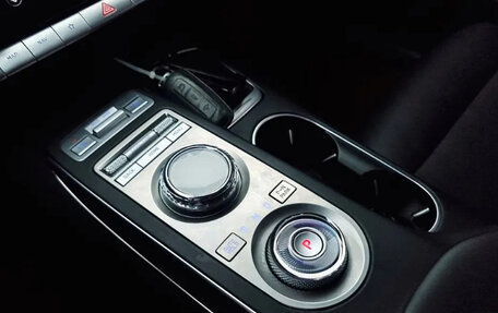 Genesis GV70, 2021 год, 2 770 000 рублей, 13 фотография
