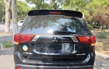 Mitsubishi Outlander III рестайлинг 3, 2021 год, 2 175 000 рублей, 6 фотография