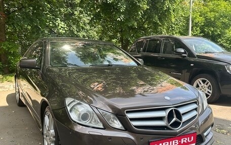 Mercedes-Benz E-Класс, 2012 год, 1 799 999 рублей, 1 фотография