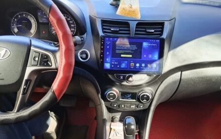 Hyundai Solaris II рестайлинг, 2015 год, 1 180 000 рублей, 3 фотография