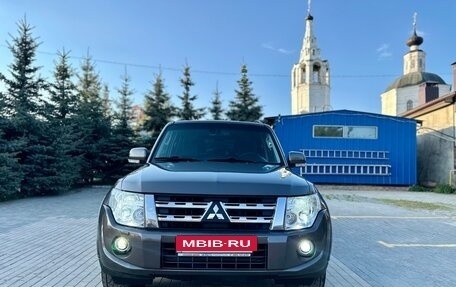 Mitsubishi Pajero IV, 2011 год, 1 799 000 рублей, 2 фотография