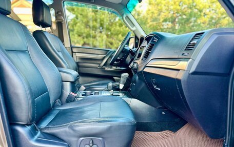 Mitsubishi Pajero IV, 2011 год, 1 799 000 рублей, 26 фотография