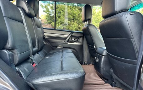 Mitsubishi Pajero IV, 2011 год, 1 799 000 рублей, 33 фотография