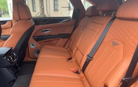 Bentley Bentayga I, 2024 год, 39 000 000 рублей, 8 фотография