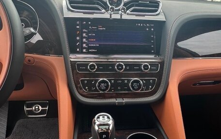 Bentley Bentayga I, 2024 год, 39 000 000 рублей, 6 фотография