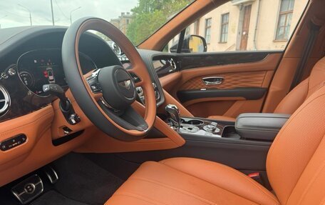 Bentley Bentayga I, 2024 год, 39 000 000 рублей, 7 фотография