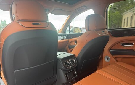 Bentley Bentayga I, 2024 год, 39 000 000 рублей, 9 фотография