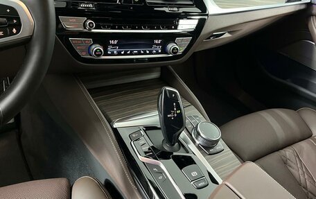 BMW 5 серия, 2020 год, 4 599 000 рублей, 32 фотография